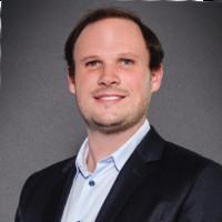 Mena Hatchman, photo 1