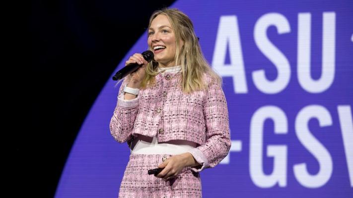 Thea Knobel, photo 2