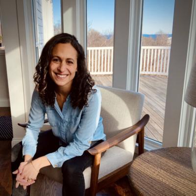 Lisa Kourakos, photo 1