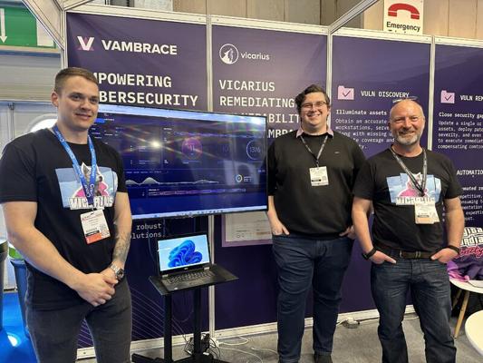 Justine Cross, photo 2