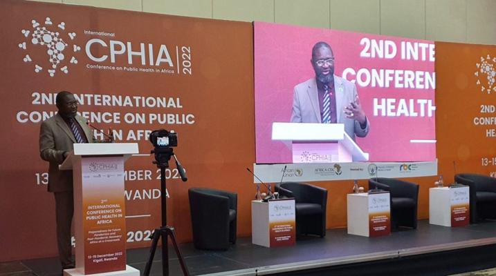 Ouma Onyango, photo 1