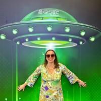 Justine Cross, photo 1