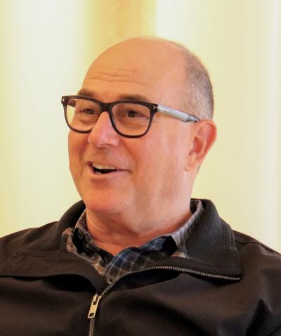 Aaron Noveshen, photo 1