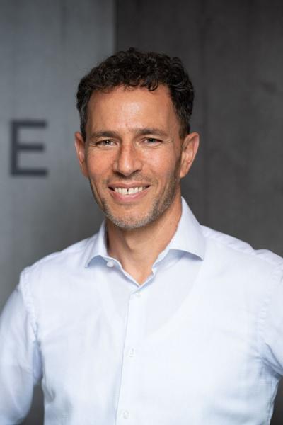 Shlomi Strategist}, photo 2