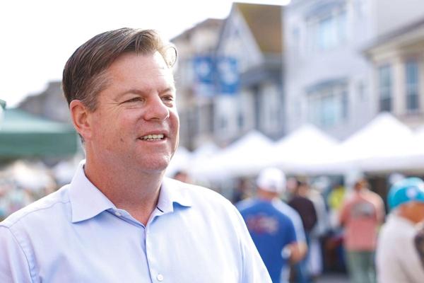 Mark Farrell, photo 2