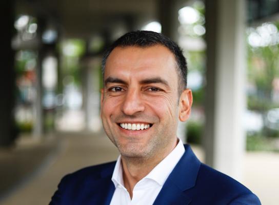 Tony Safoian, photo 1