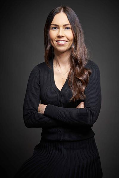 Kristi Sutherland, photo 1