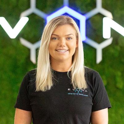 Chloe Jakeways, photo 1