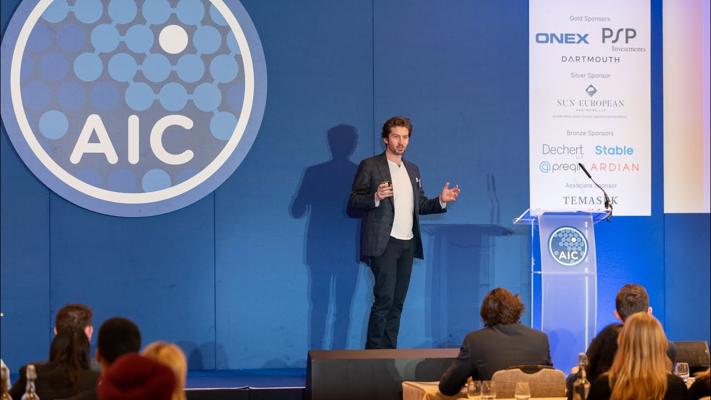 Shanelle Tee, photo 1