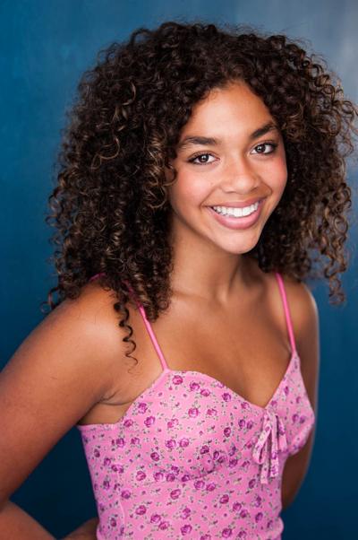 Amara Rosenau, photo 2