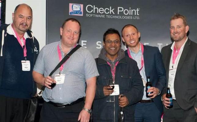 Daniel Swan, photo 2