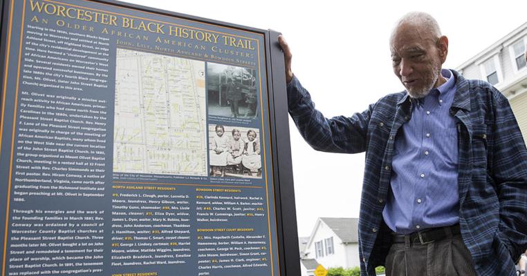 Coachman Dyer, photo 1