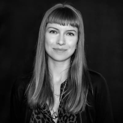 Mia Bloomfield, photo 2