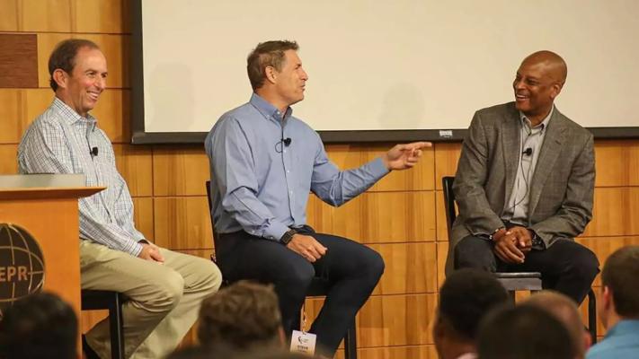 Elliott Kirk, photo 1