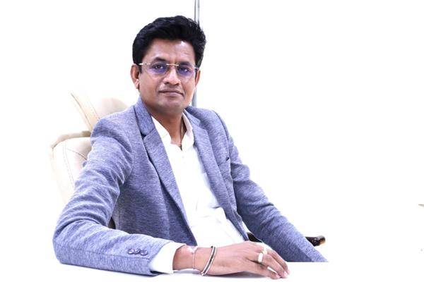 Vivek Shah, photo 2