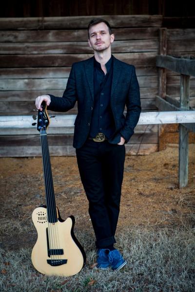 Jonathan Henderson, photo 1