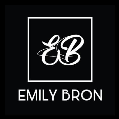 Emily Bron, photo 1