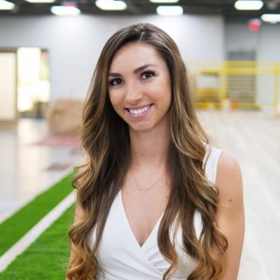 Sara Stamas, photo 1