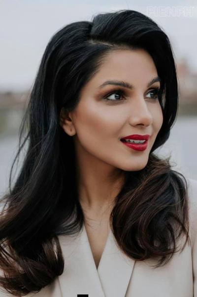 Monica Gill, photo 1