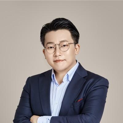 Arthur Lui, photo 1