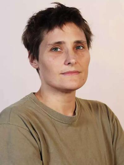 Julia Thompson, photo 1