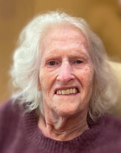 Danielle Lavell, photo 2