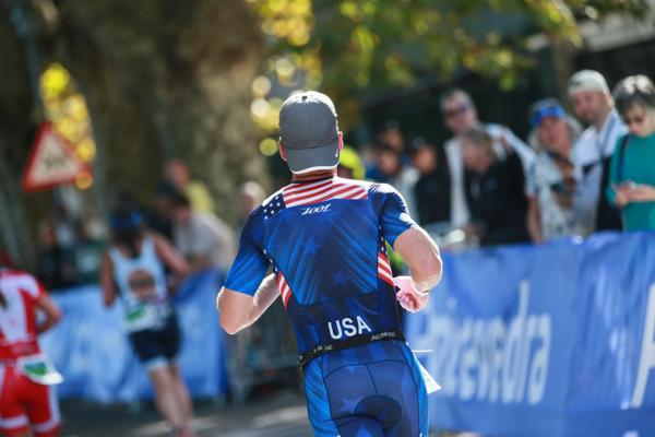 Laura Oliphant, photo 1