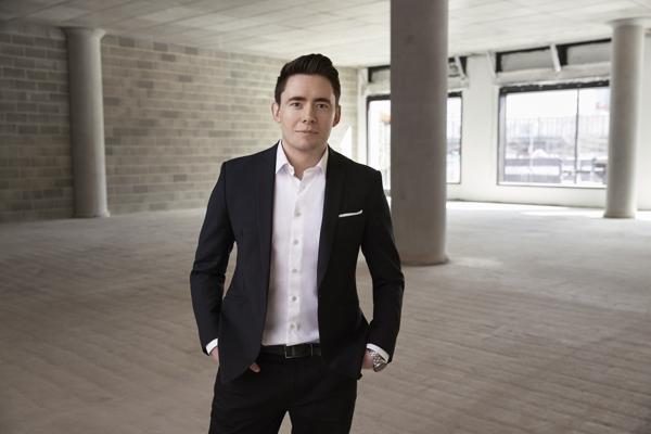 Peter Hales, photo 1