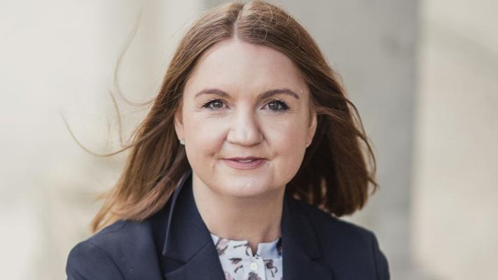 Jayne Brady, photo 1