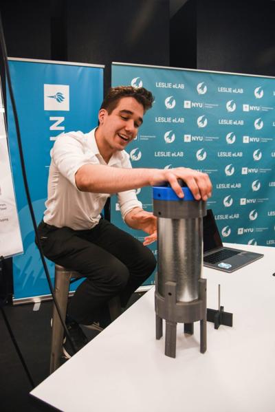 Ethan Reznikoff, photo 1