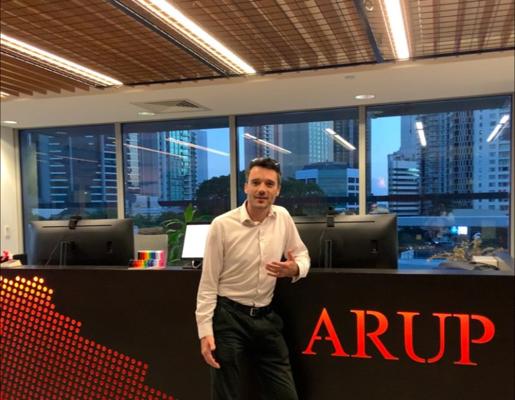 Ian Hustwick, photo 1