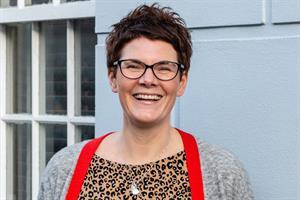 Holly Sutton, photo 2