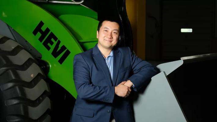 Raymond Wang, photo 2