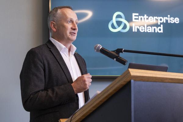 Bernie Neville, photo 2