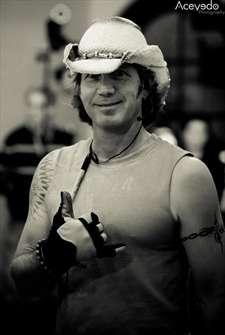 Lance Holton, photo 1