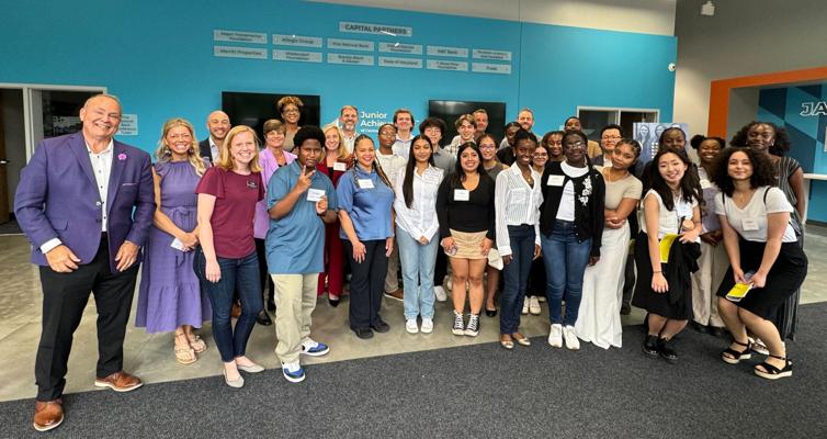 Scott Tavares, photo 1