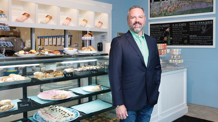 Tucker Travis, photo 1