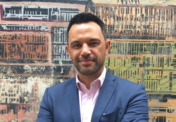 Titus Rahiri, photo 1