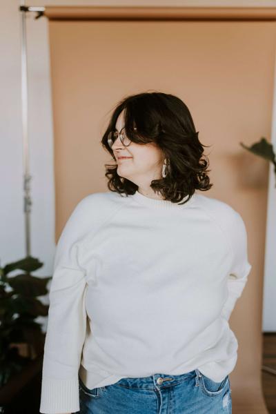 Sarah Harrison, photo 1