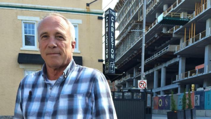 Mike Campbell, photo 2