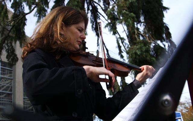 Monique Mead, photo 1