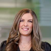 Amanda Sims, photo 1