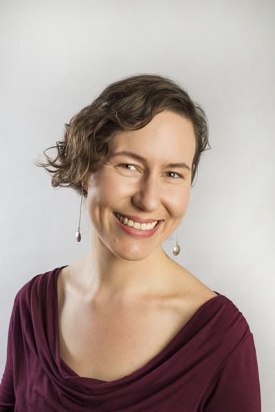 Elizabeth Cooper, photo 1