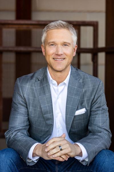 Tom Simmons, photo 2