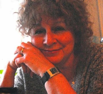 Natalie Bates, photo 1