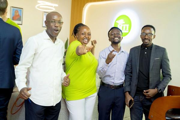 Oscar Frank, photo 2