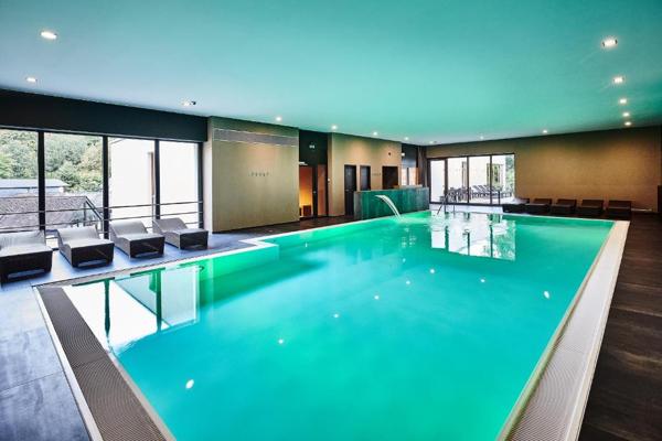 Jasmin Debus, photo 2