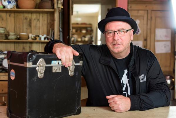 Simon Raymonde, photo 1