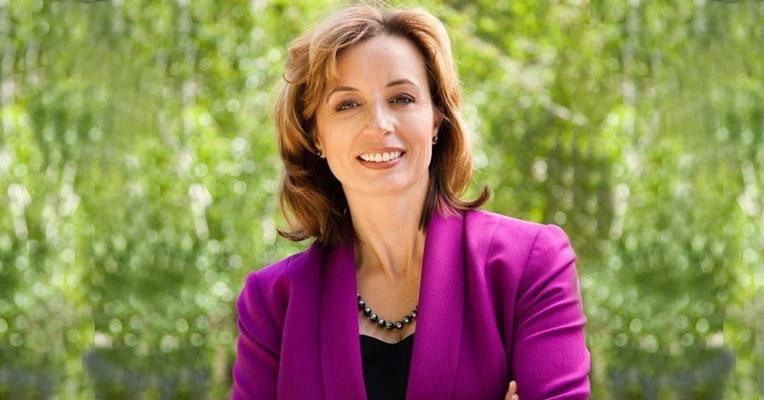 Phoebe Peronto, photo 1