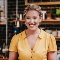 Elle Benage, photo 2